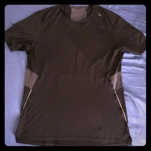 Lululemon Men’s black and grey performance shirt